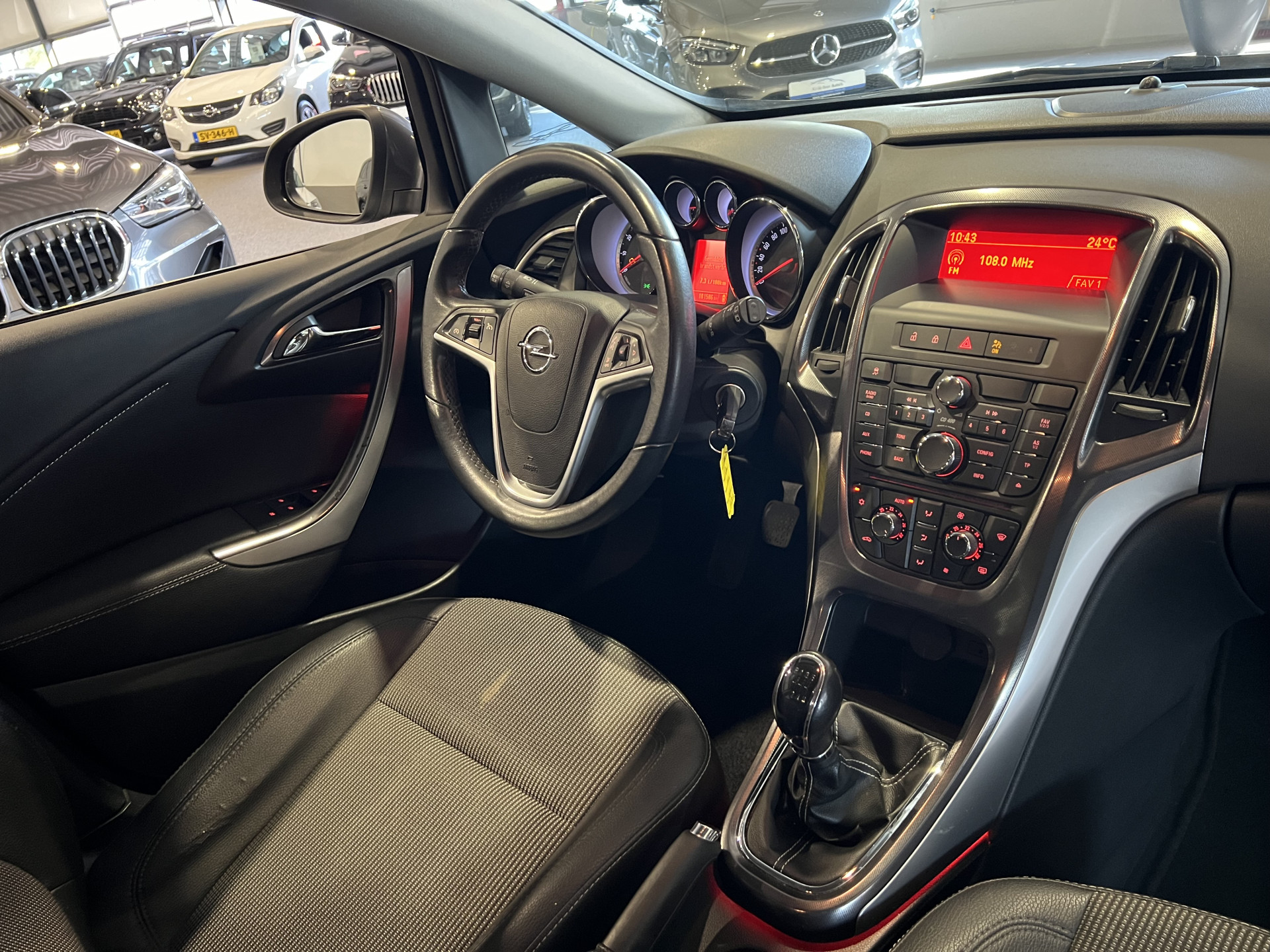 39957405-4.jpg