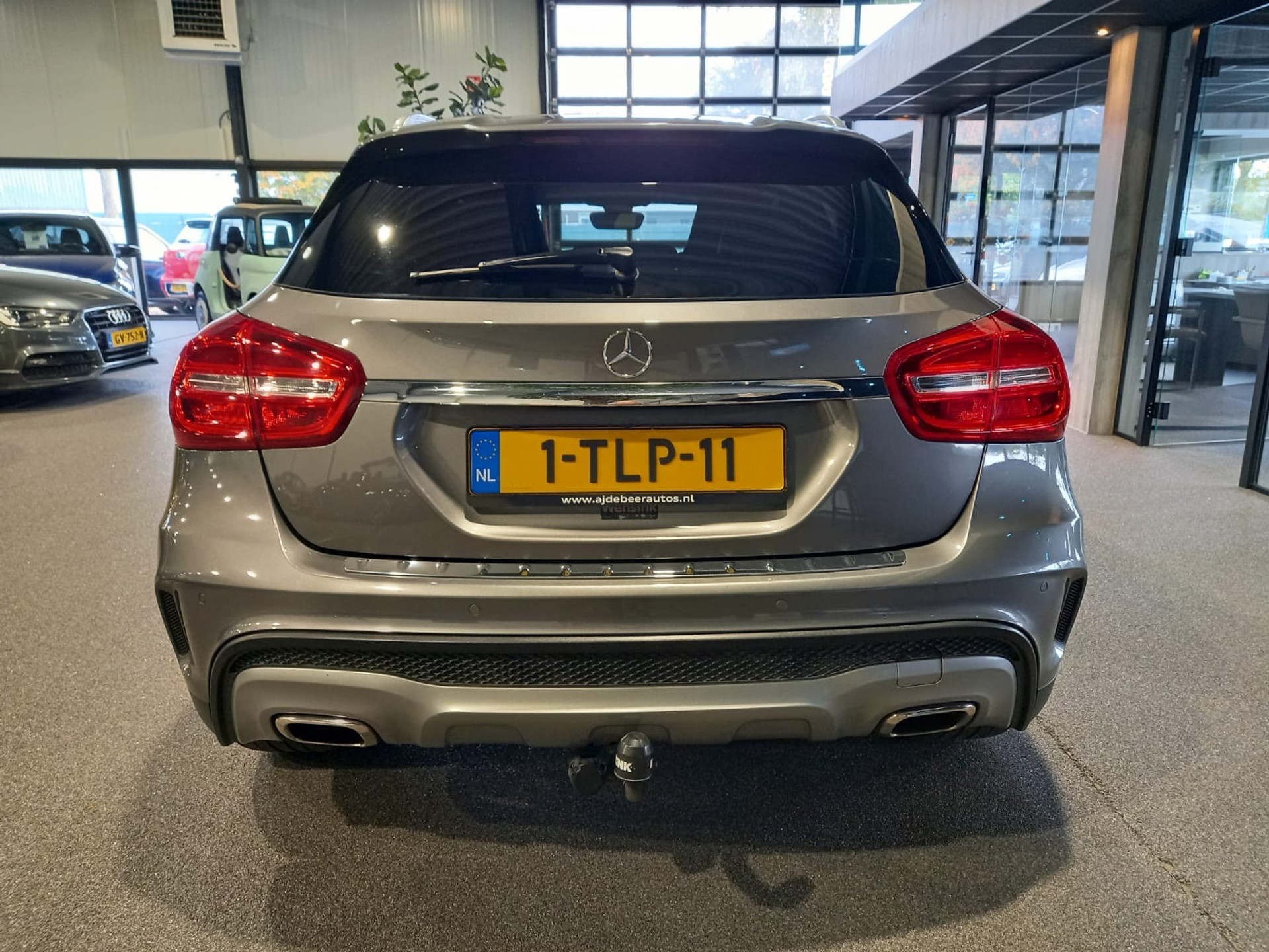 48516565-9.jpg