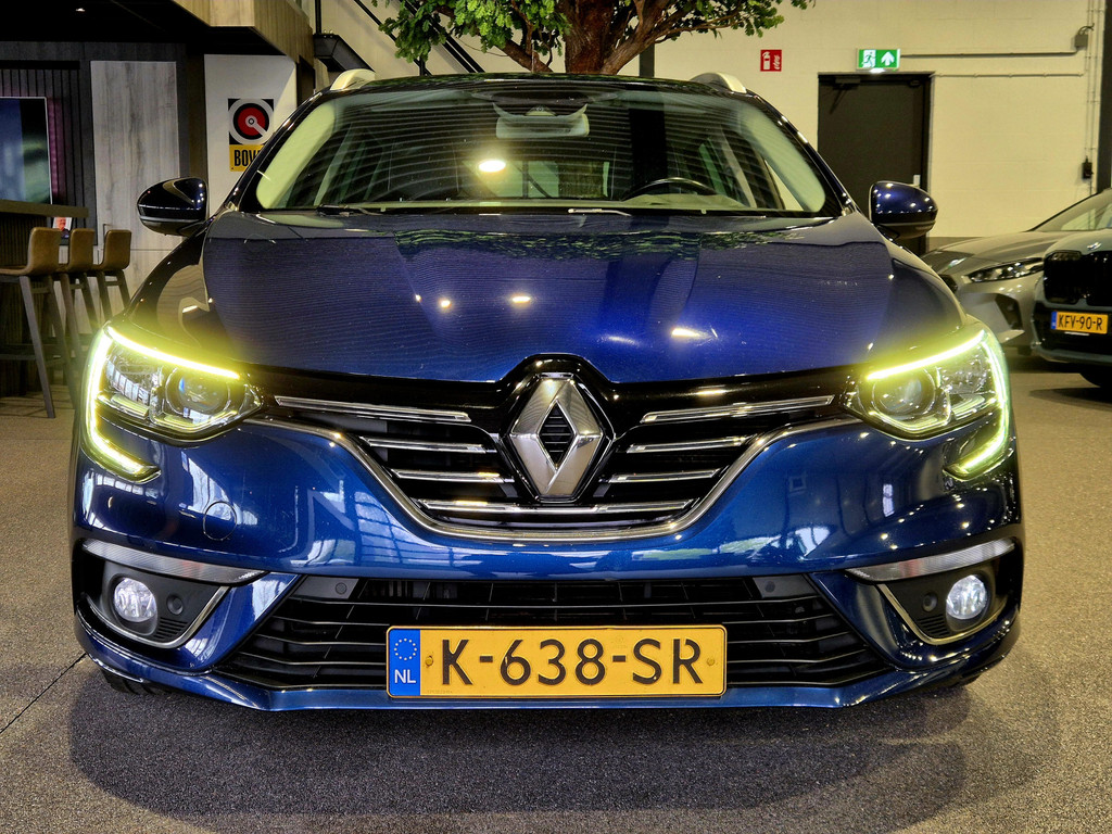 52762537-8.jpg
