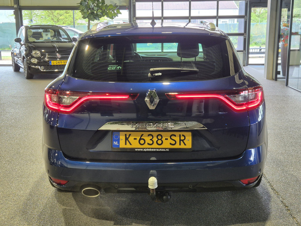 52762537-9.jpg