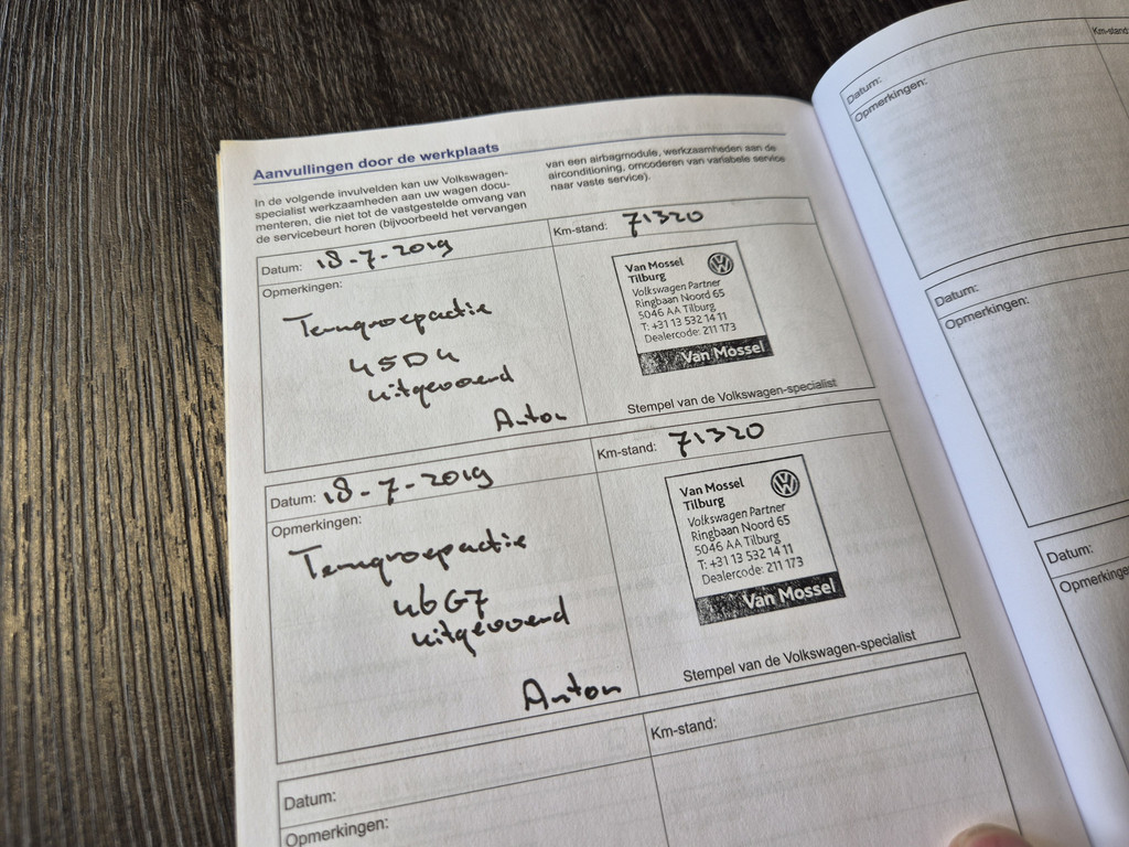 54102952-38.jpg